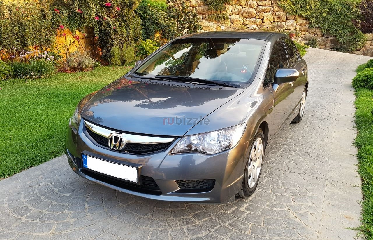 HONDA Civic model 2011, from the dealer in Lebanon.